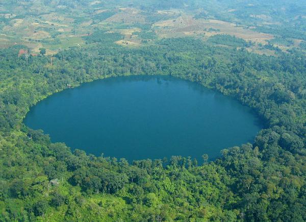 Yak Loum Lake
